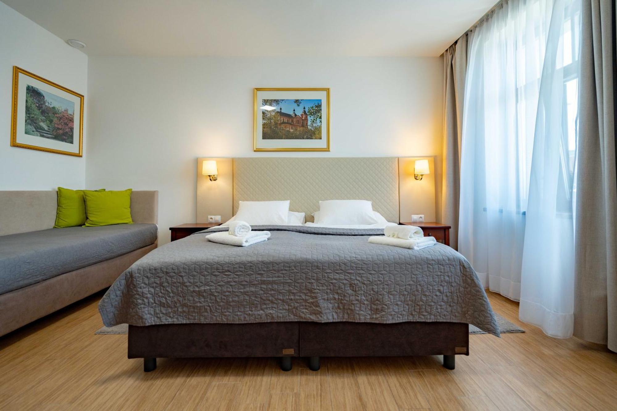 Hotel Volf Přeštice Dış mekan fotoğraf