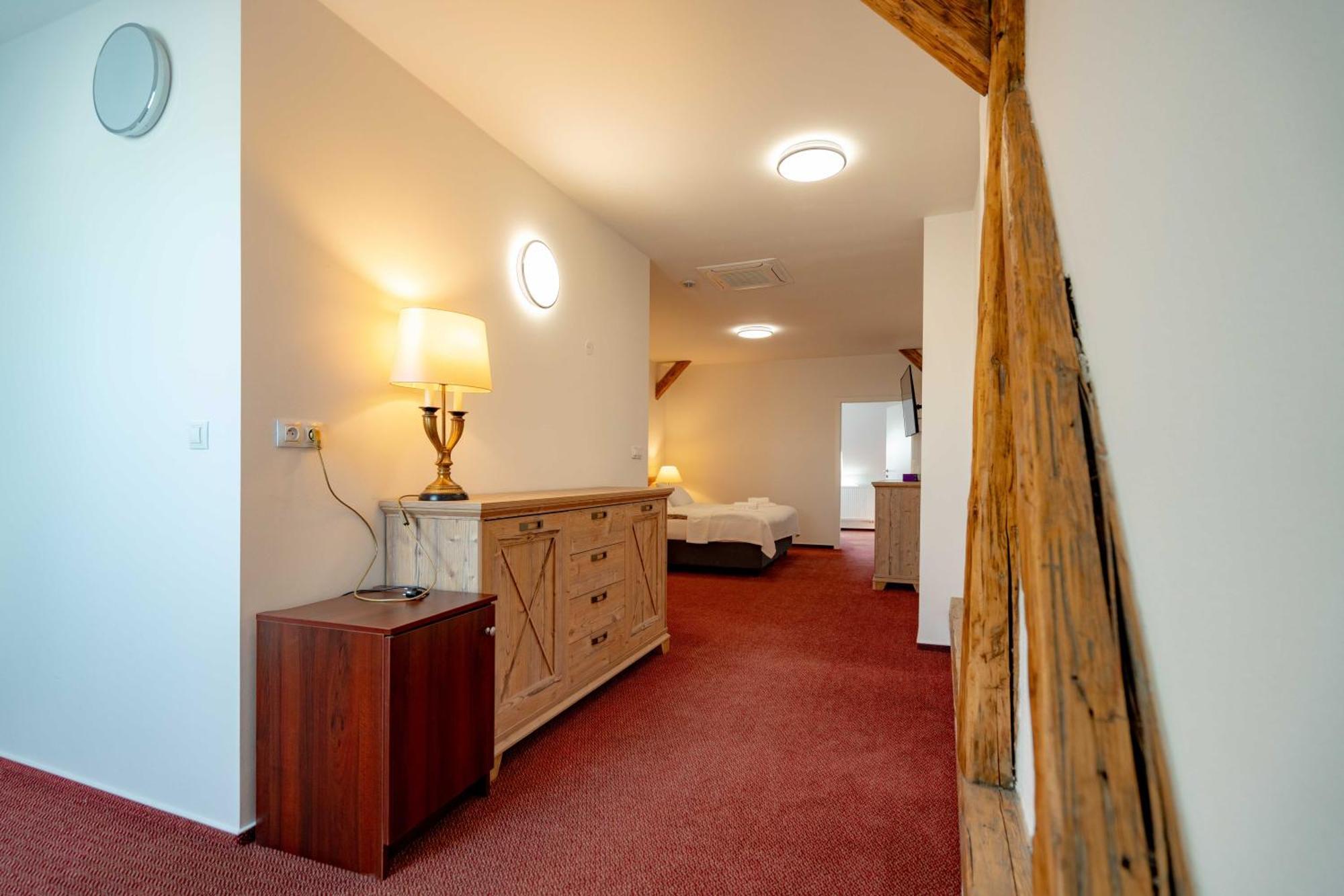 Hotel Volf Přeštice Dış mekan fotoğraf