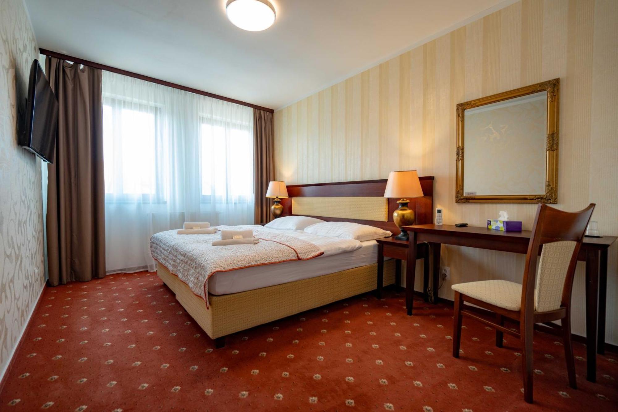 Hotel Volf Přeštice Dış mekan fotoğraf