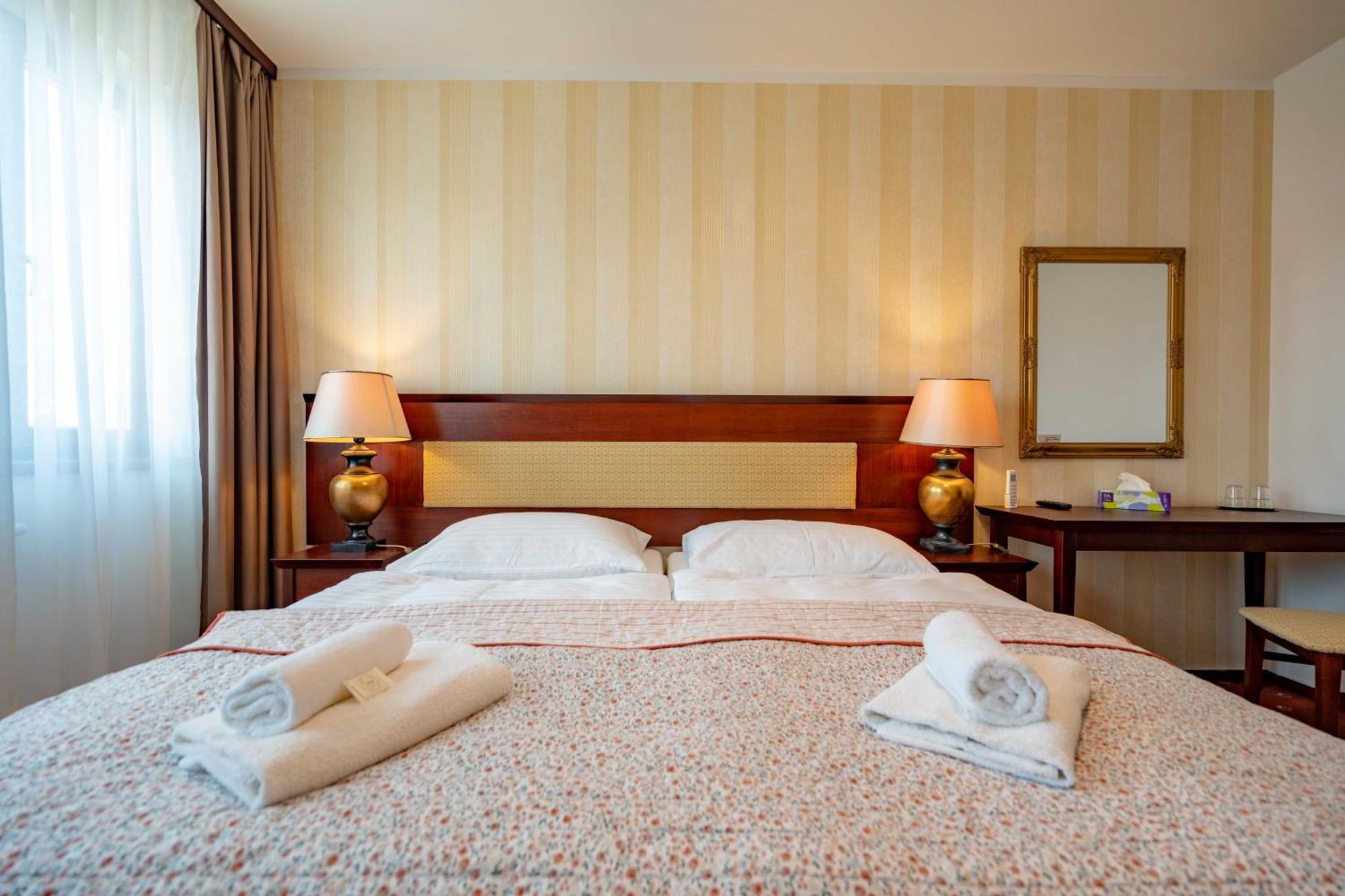 Hotel Volf Přeštice Dış mekan fotoğraf