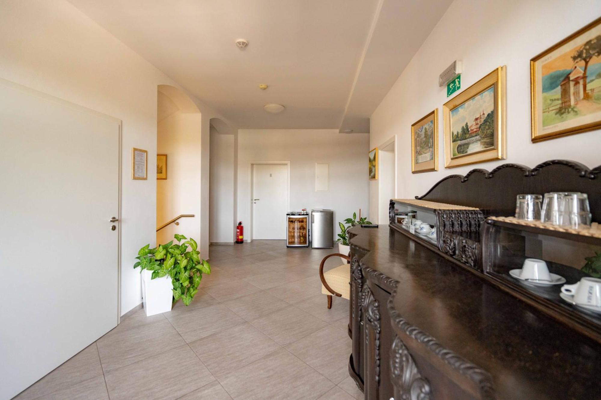 Hotel Volf Přeštice Dış mekan fotoğraf