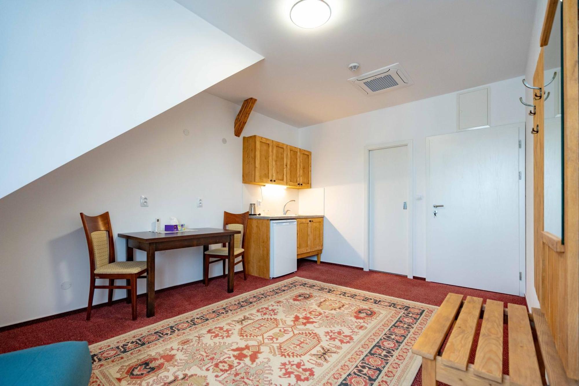 Hotel Volf Přeštice Dış mekan fotoğraf