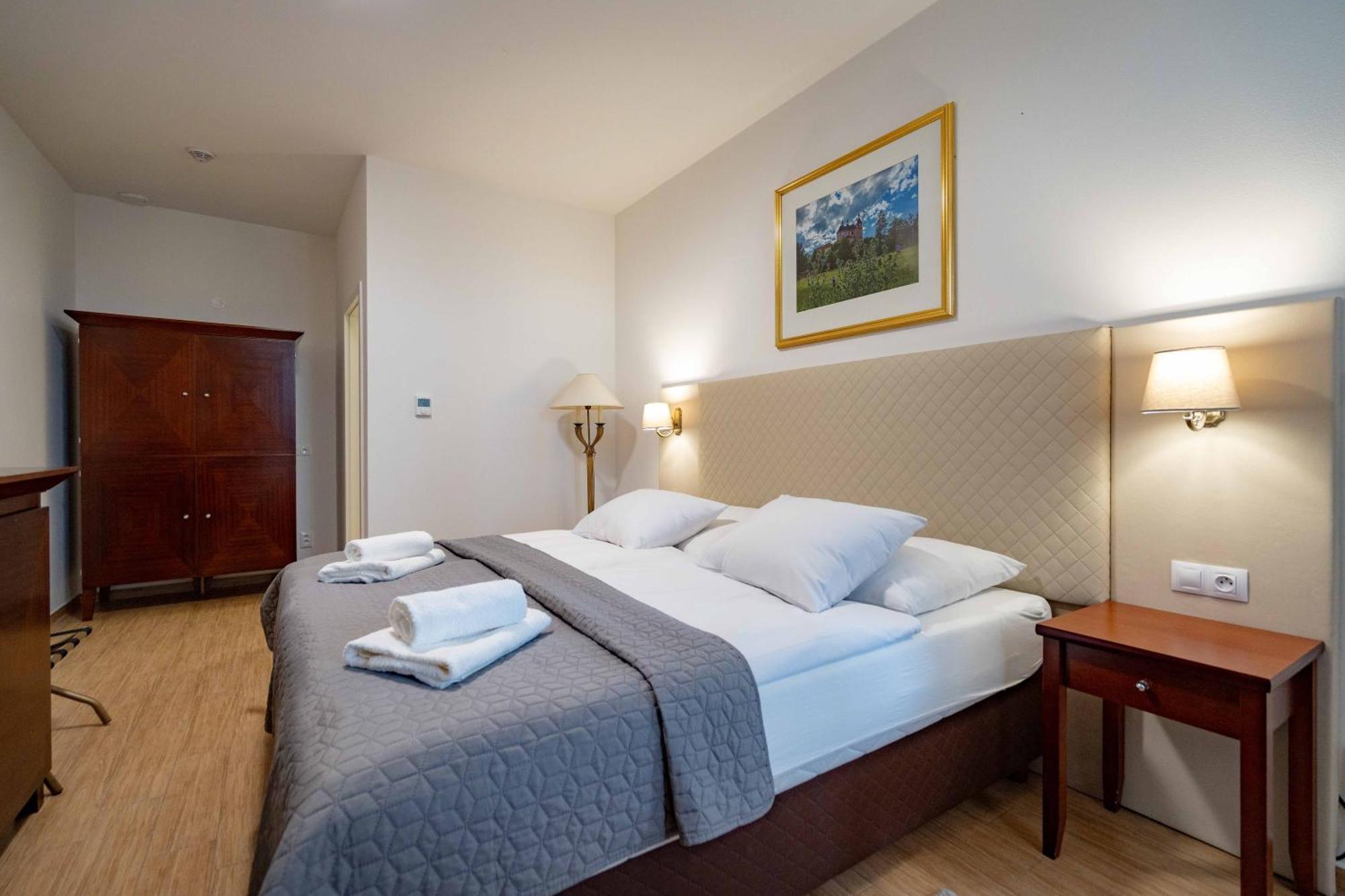 Hotel Volf Přeštice Dış mekan fotoğraf