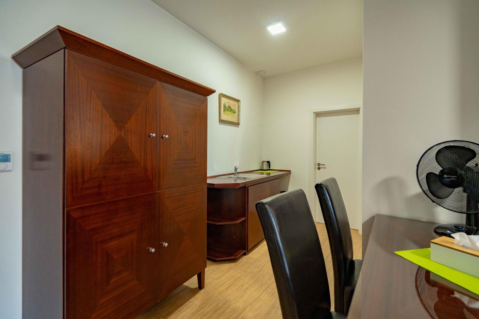 Hotel Volf Přeštice Dış mekan fotoğraf